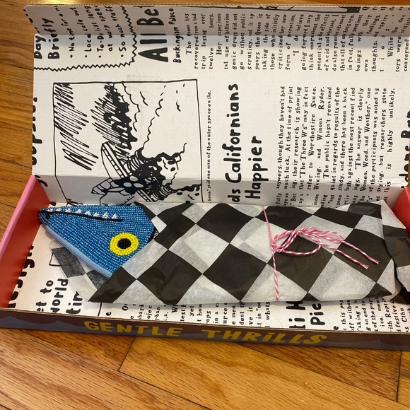 Gentle Thrills Kipper Fish Clutch - Picture 3 of 3